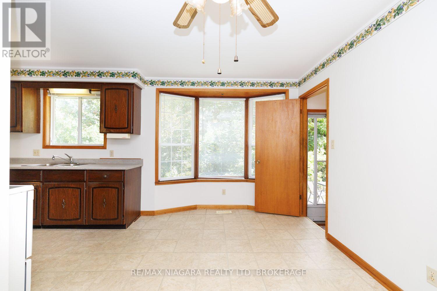 4166 CHIPPAWA PARKWAY, Niagara Falls (Chippawa) — photo 9