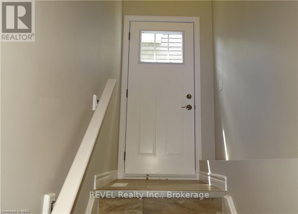 438 MCALPINE AVENUE N, Welland (Welland Downtown) — photo 2