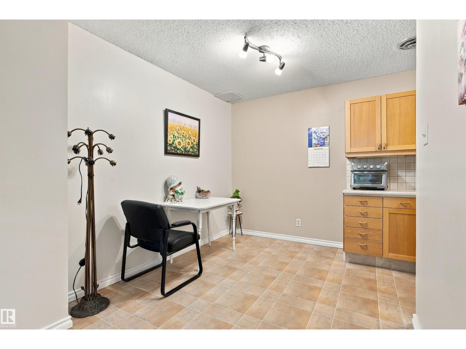52 BELMEAD GARDENS GD NW - 11