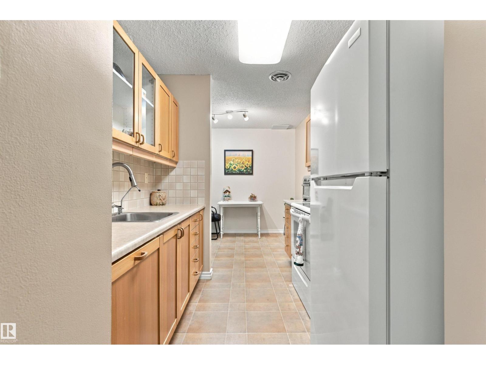 52 BELMEAD GARDENS GD NW - 17