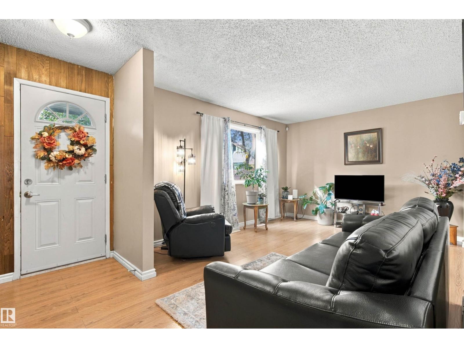 52 BELMEAD GARDENS GD NW - 7