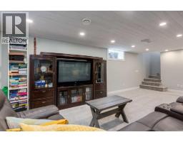 72 Heston Street Nw, Calgary, AB T2K2C1 Photo 37