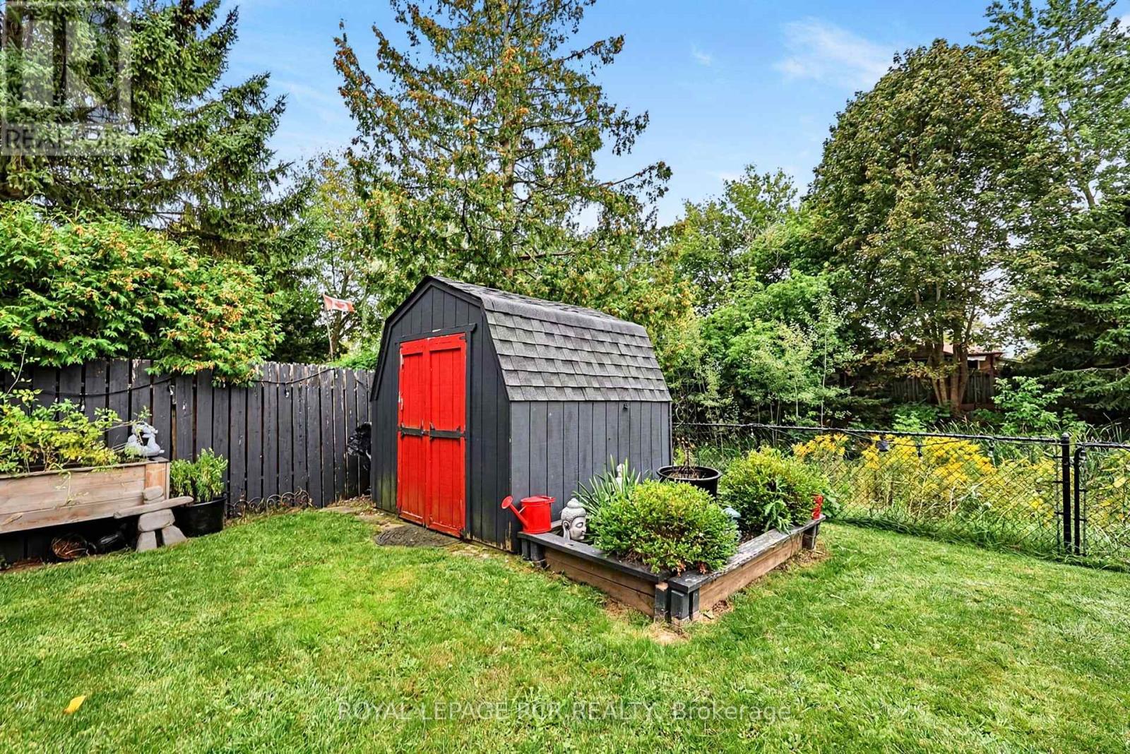 169 MACKENZIE STREET - 36