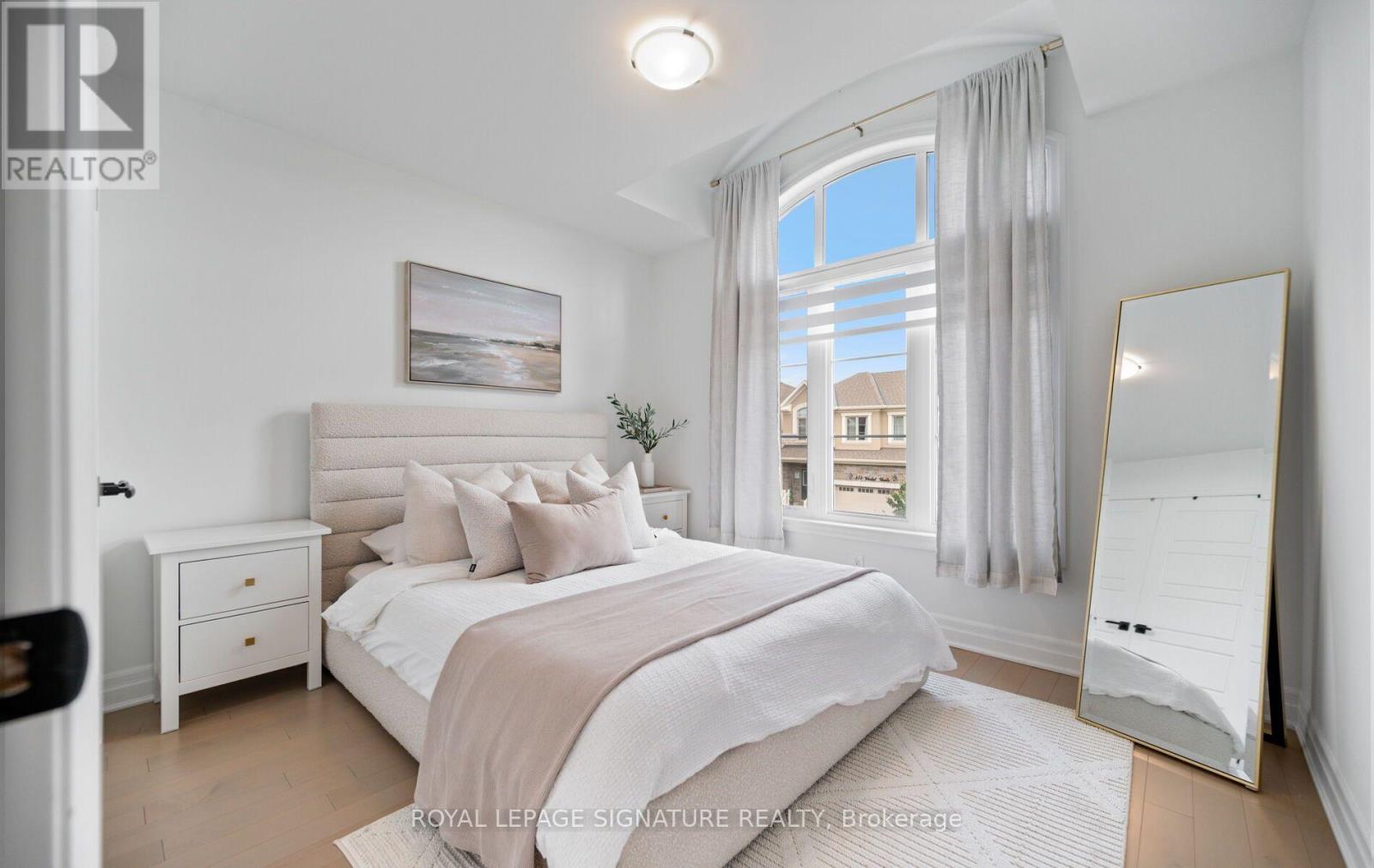 479 VIOLET GATE - 18
