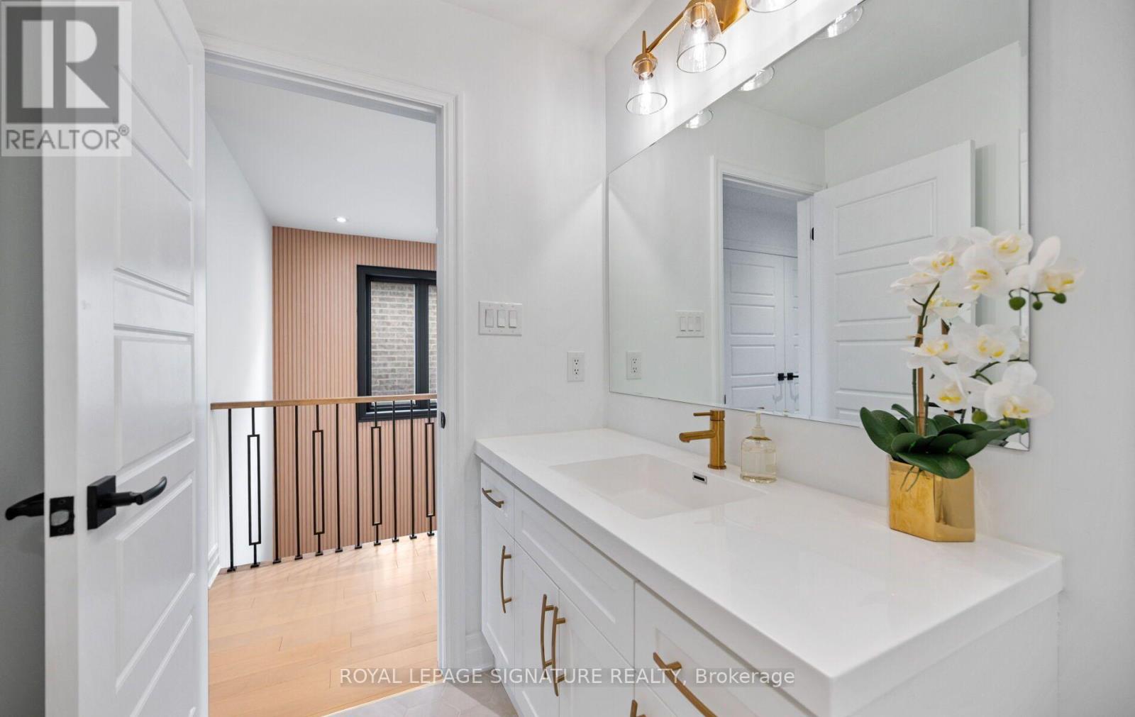 479 VIOLET GATE - Image 25