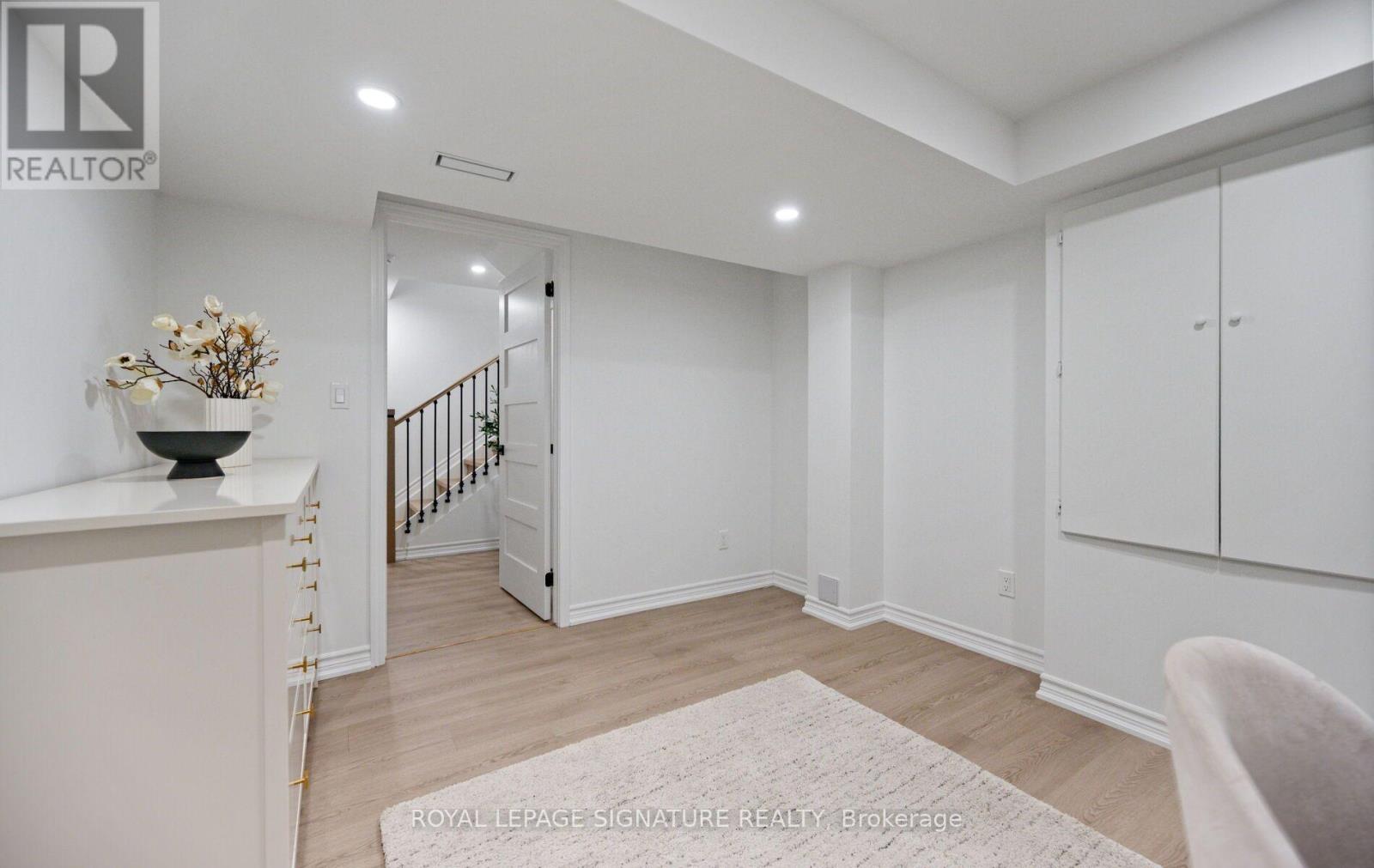 479 VIOLET GATE - Image 28