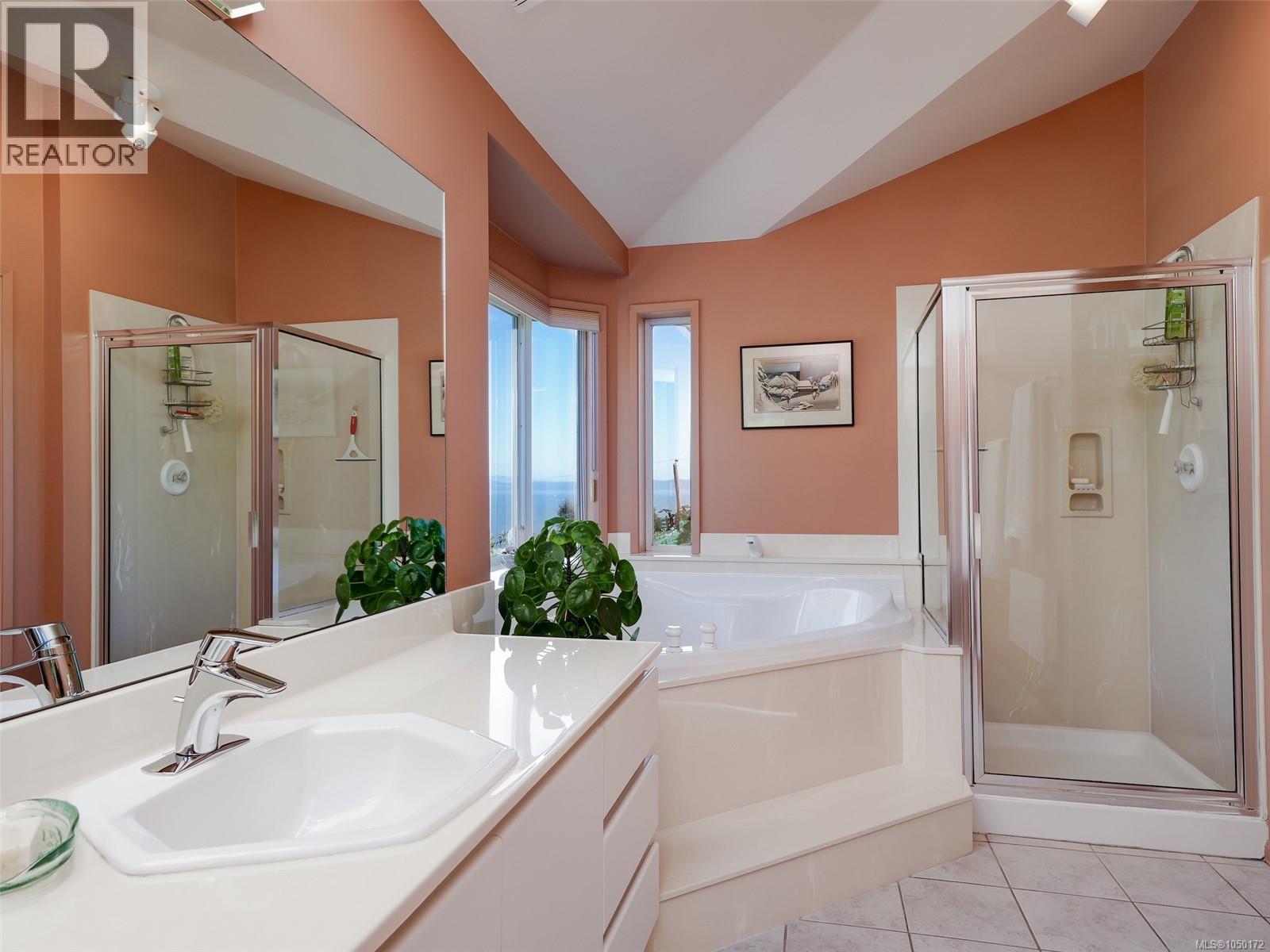 916 Claremont Ave - Image 18