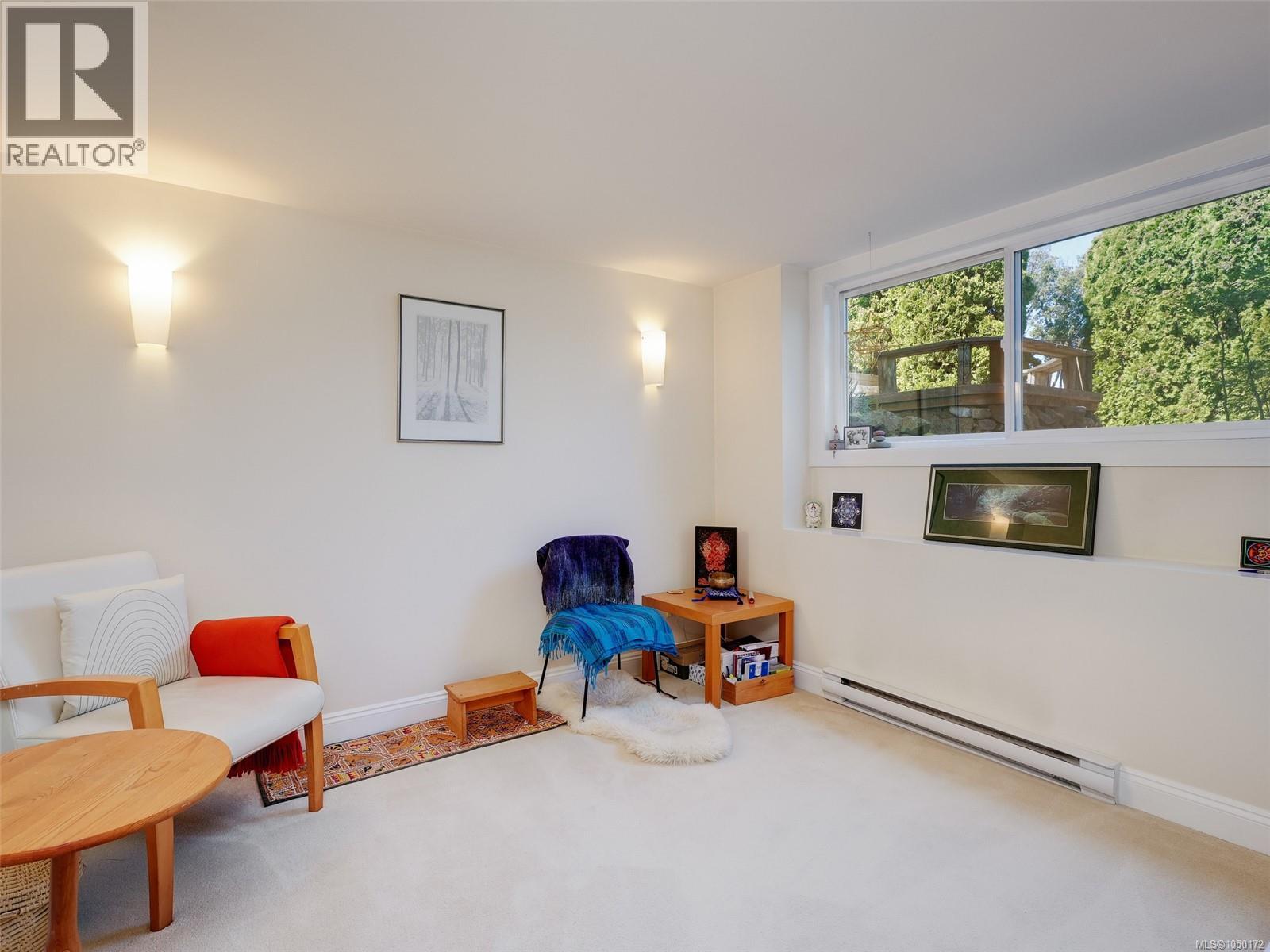 916 Claremont Ave - 28