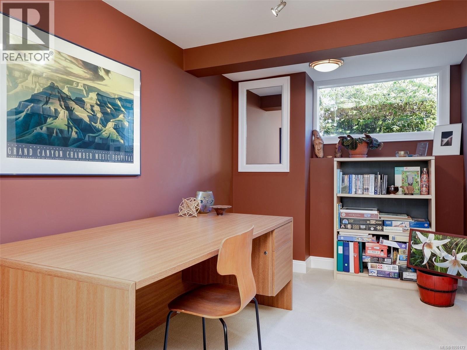 916 Claremont Ave - 25