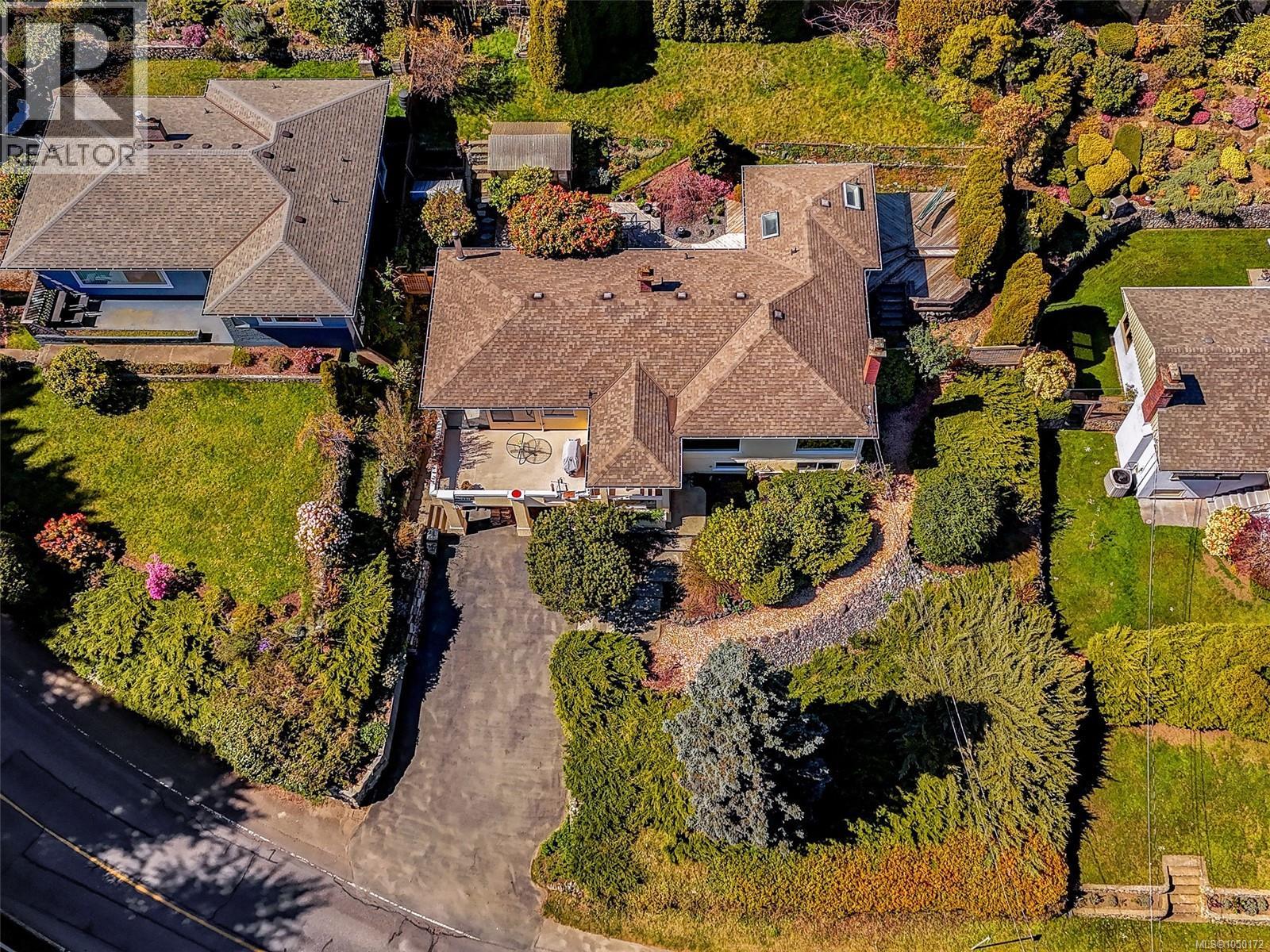916 Claremont Ave - 42