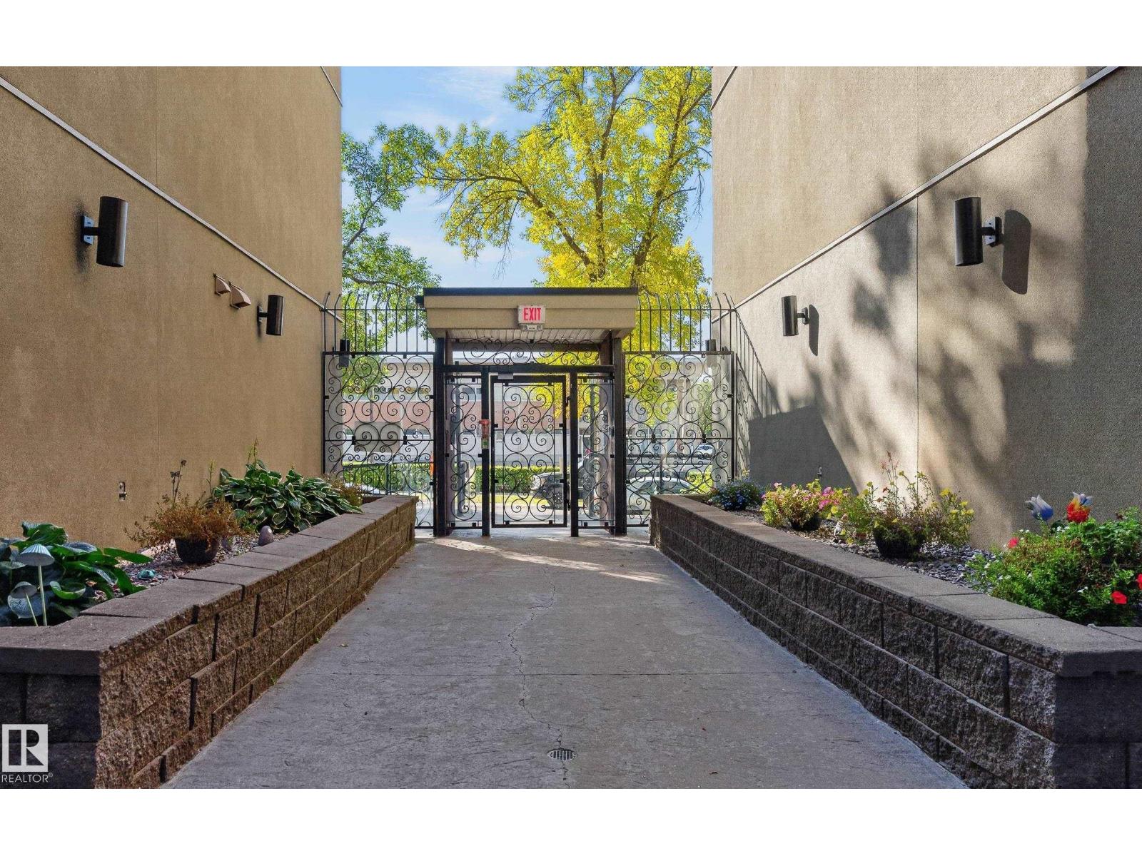 #202 10808 71 AV NW - 5