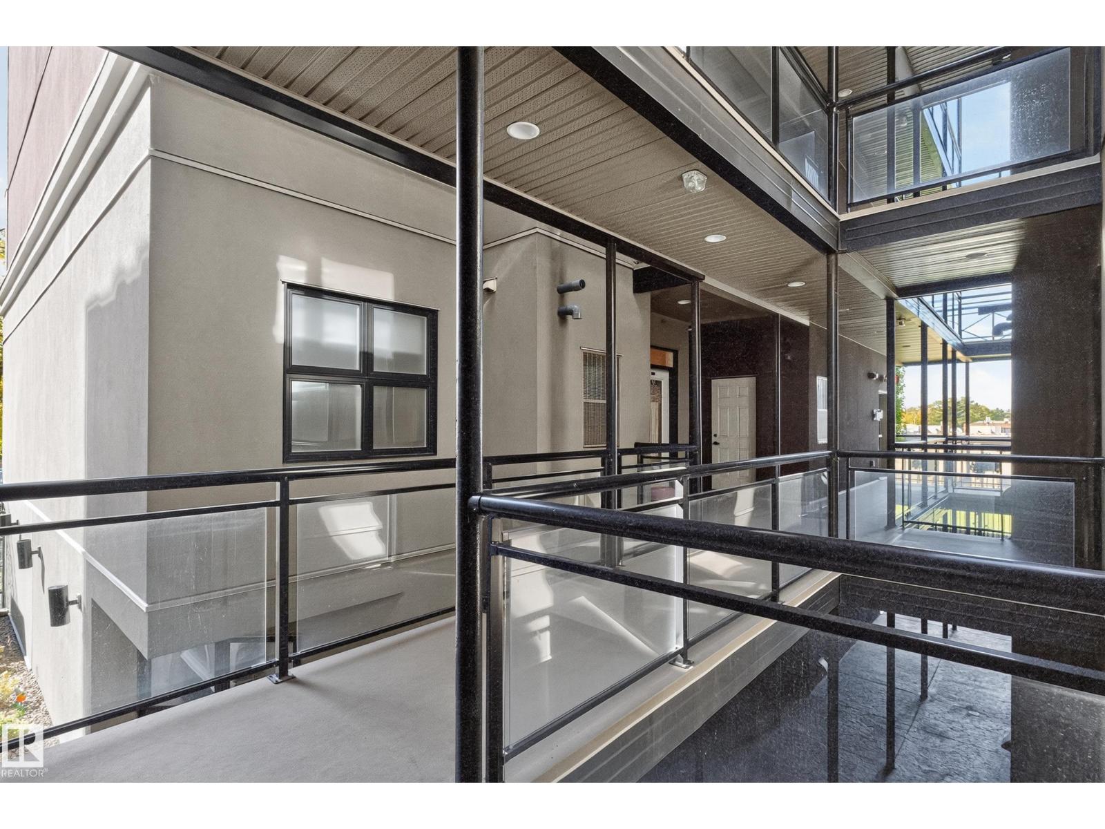 #202 10808 71 AV NW - 35