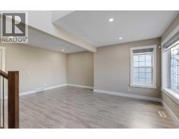 4pc Bathroom - 23 Anaheim Circle Ne, Calgary, AB T1Y7E2 Photo 8