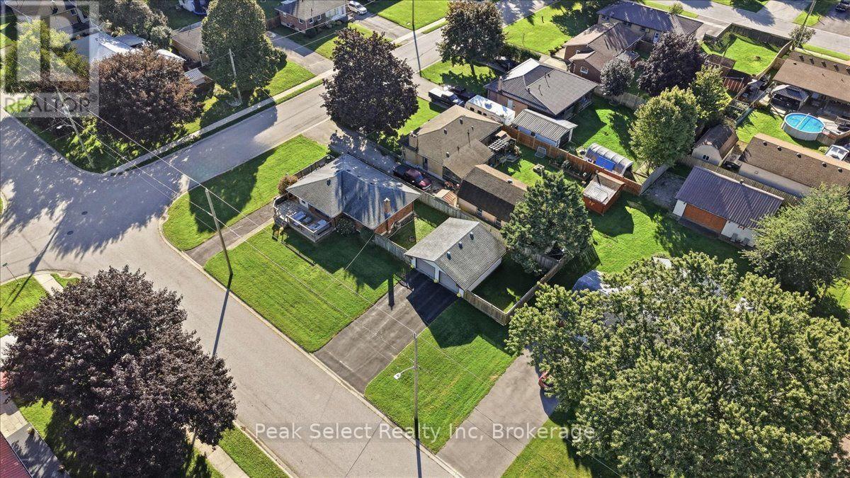 207 BYRON STREET - Image 32