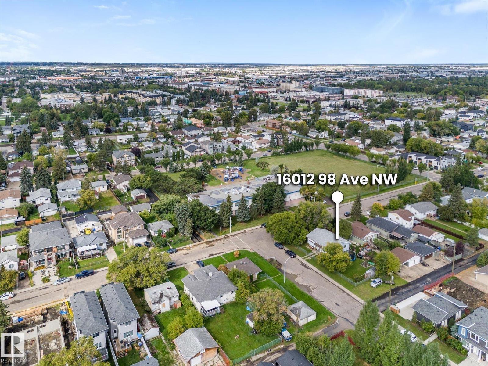 16012 98 Av NW photo 3 — MLS® E4509599