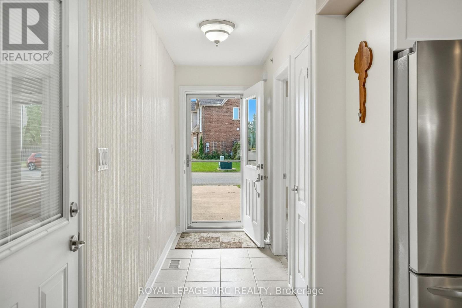 8 BLUEGRASS CRESCENT - 4
