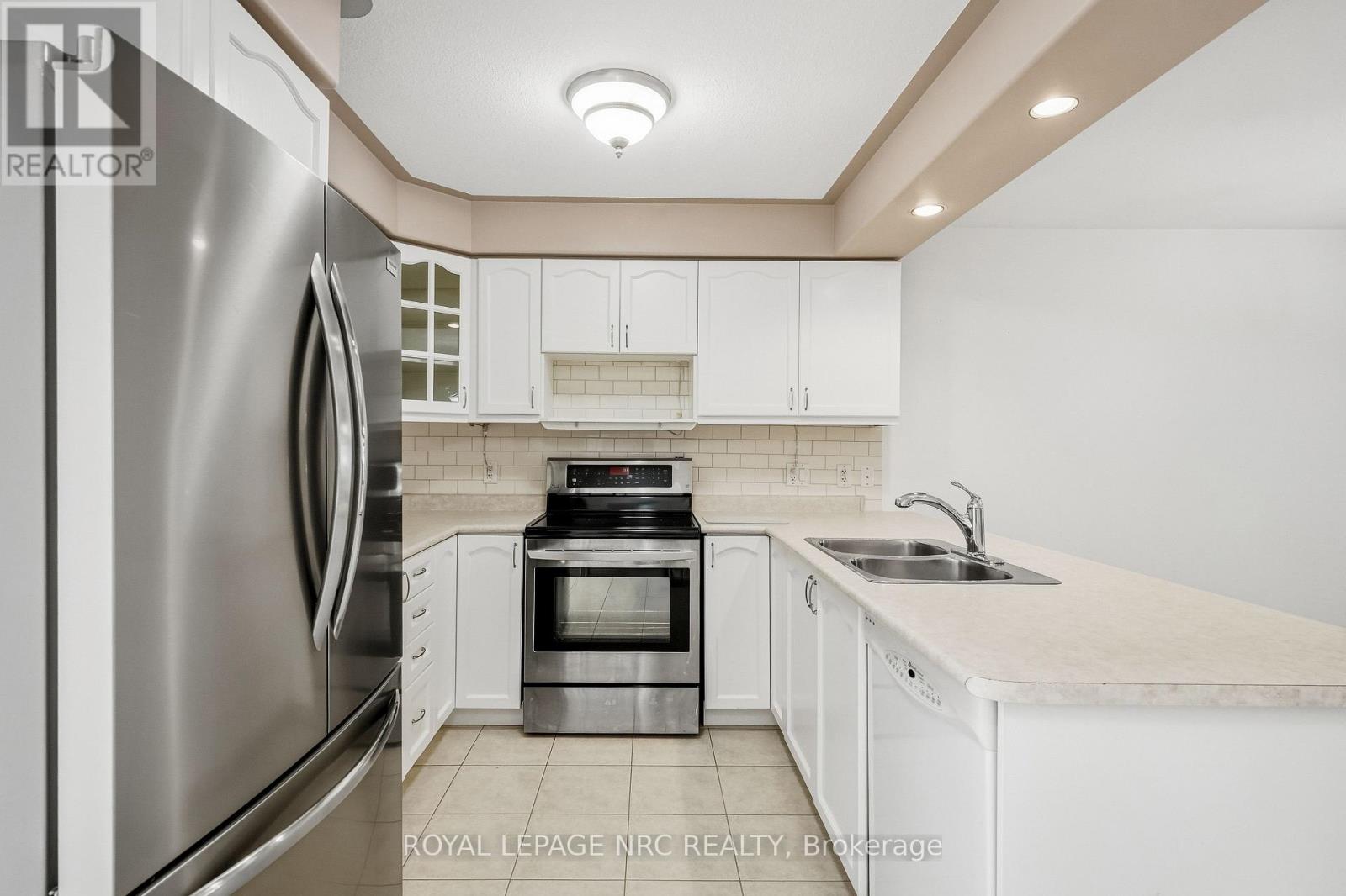 8 BLUEGRASS CRESCENT - 6