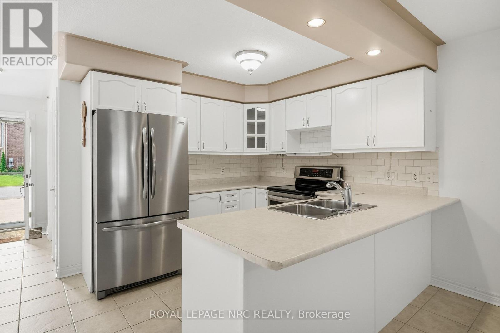 8 BLUEGRASS CRESCENT - 7