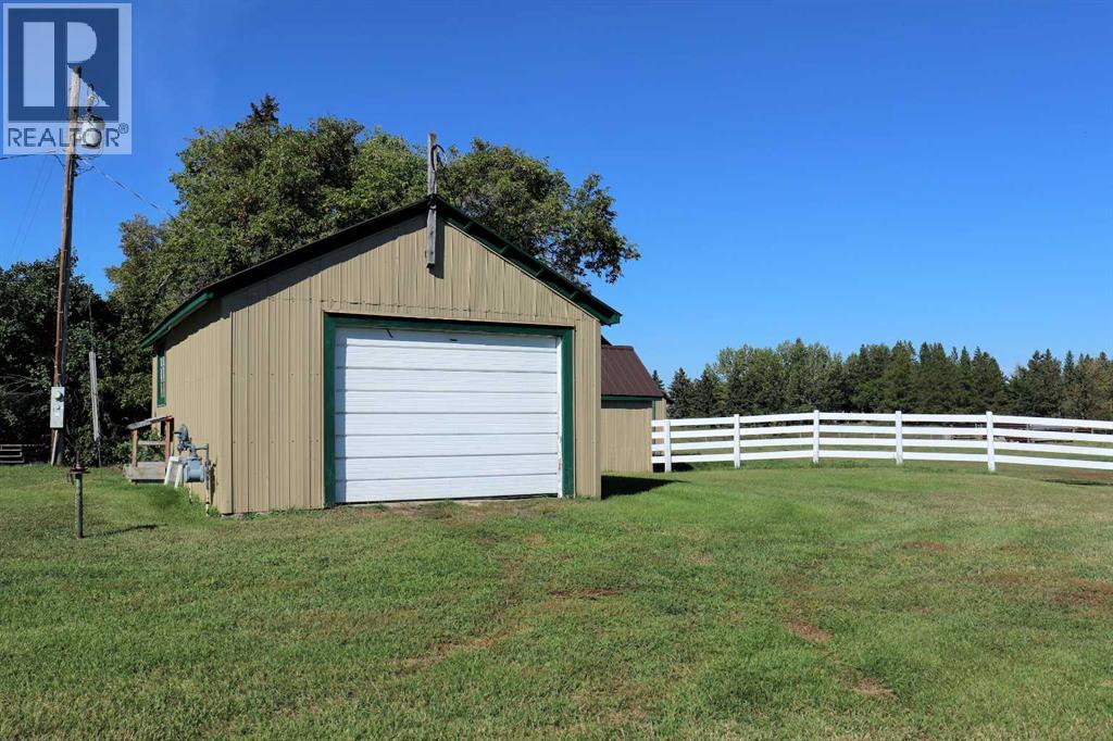 Listing photo – 430021 Range Road 232, Rural Ponoka County