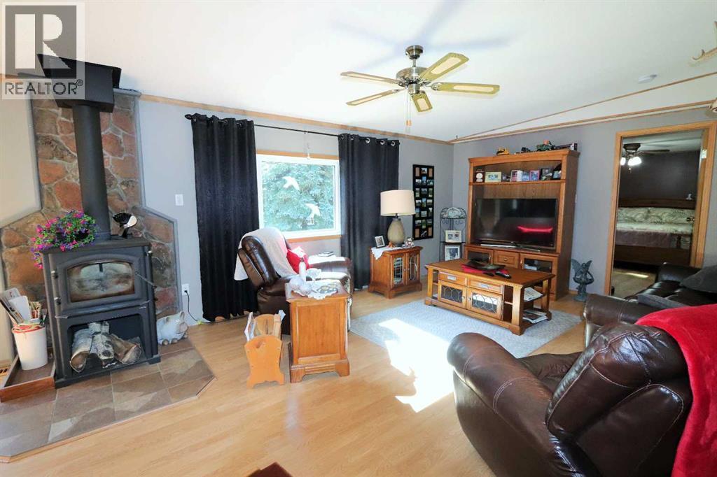Listing photo – 430021 Range Road 232, Rural Ponoka County