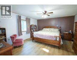 4pc Bathroom - 430021 Range Road 232, Rural Ponoka County, AB T4J1R1 Photo 8