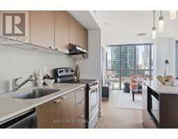 1507 - 110 Charles Street E, Toronto, ON M4Y1T5 Photo 7