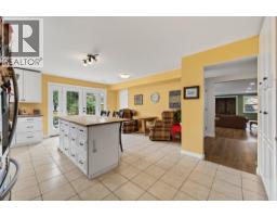 Living room - 1260 Thompson Court, Kamloops, BC V0K2J0 Photo 13