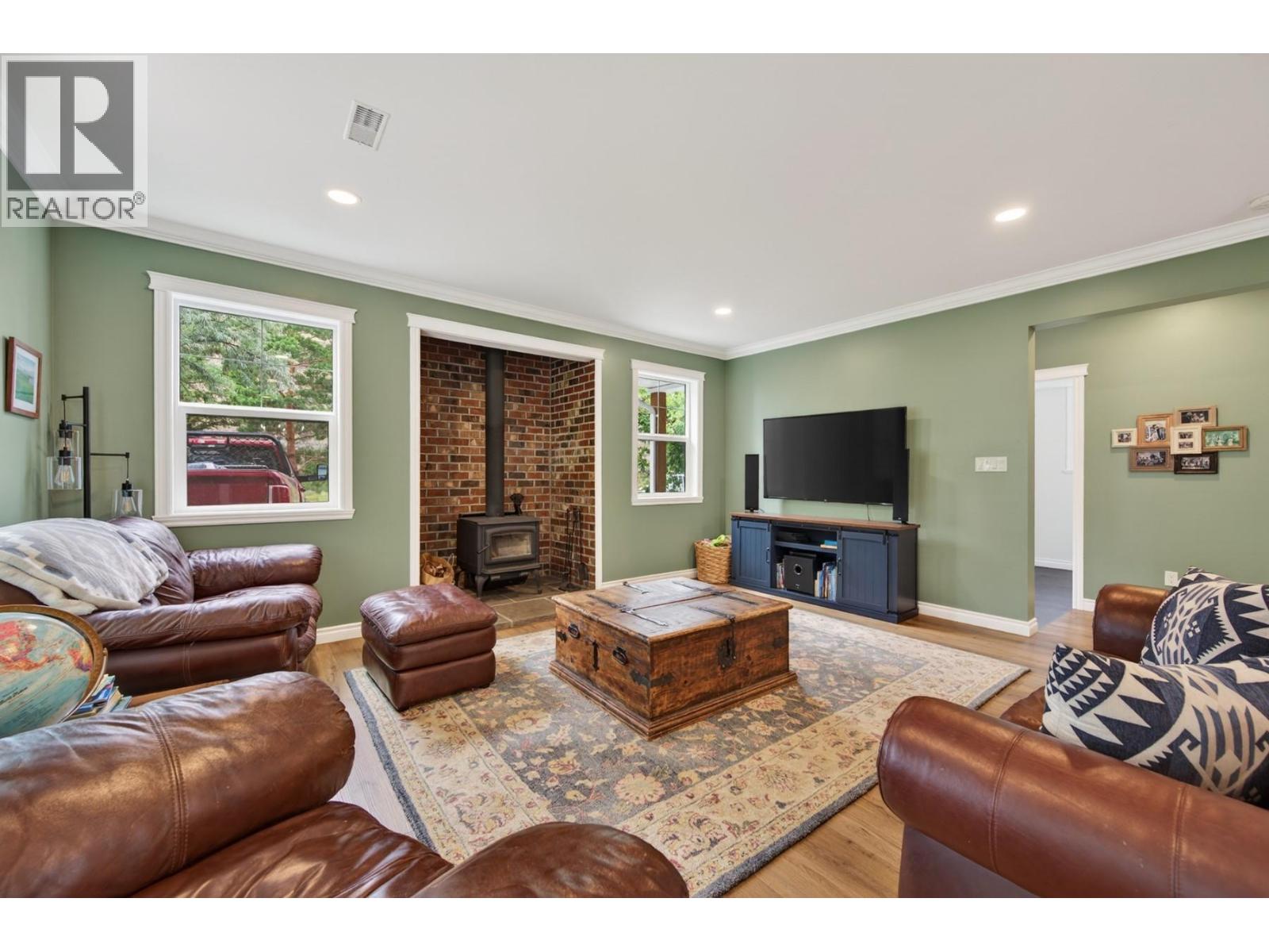 1260 Thompson Court - Image 98