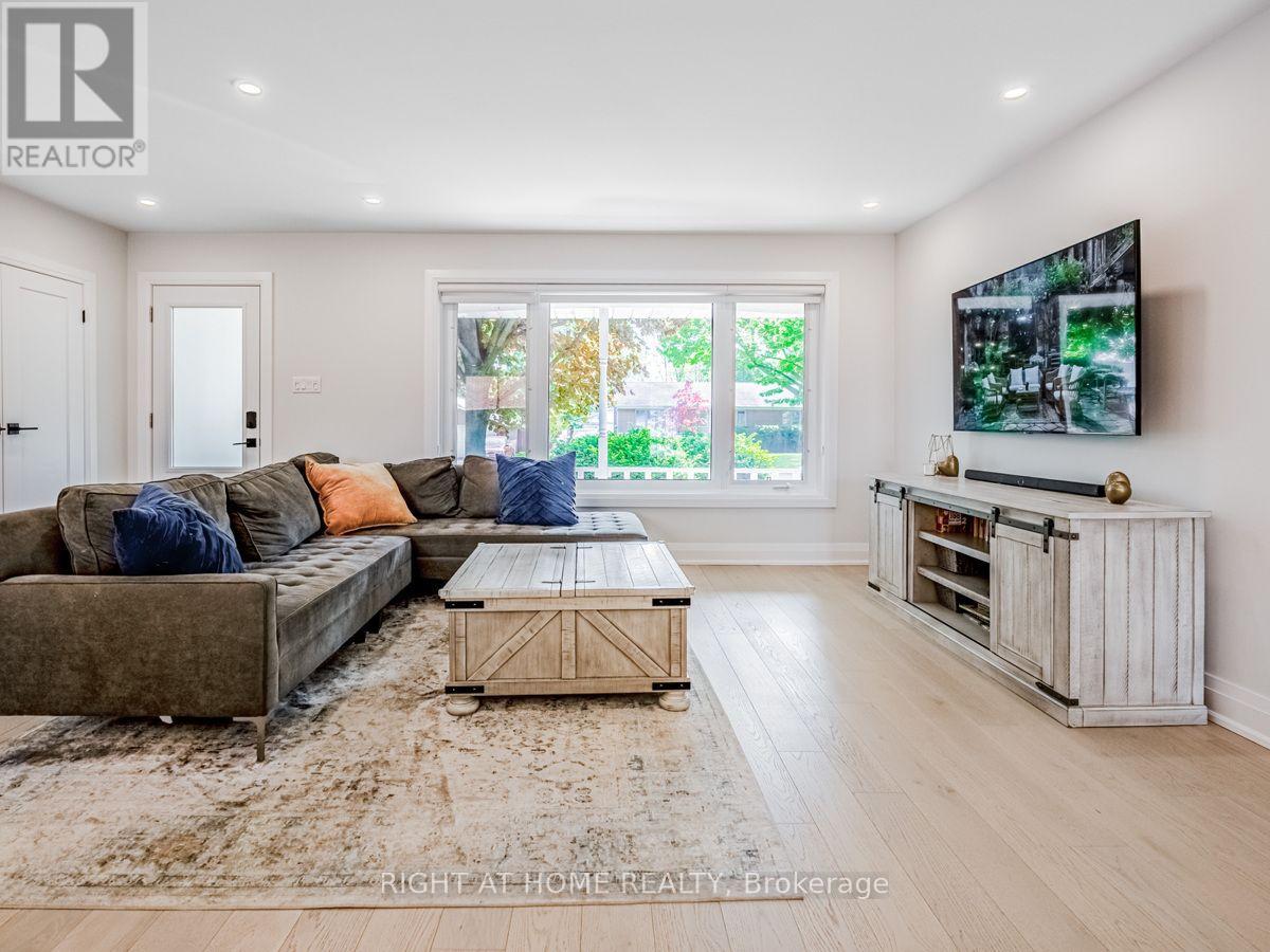 883 FRANCIS ROAD, Burlington (LaSalle) — photo 3