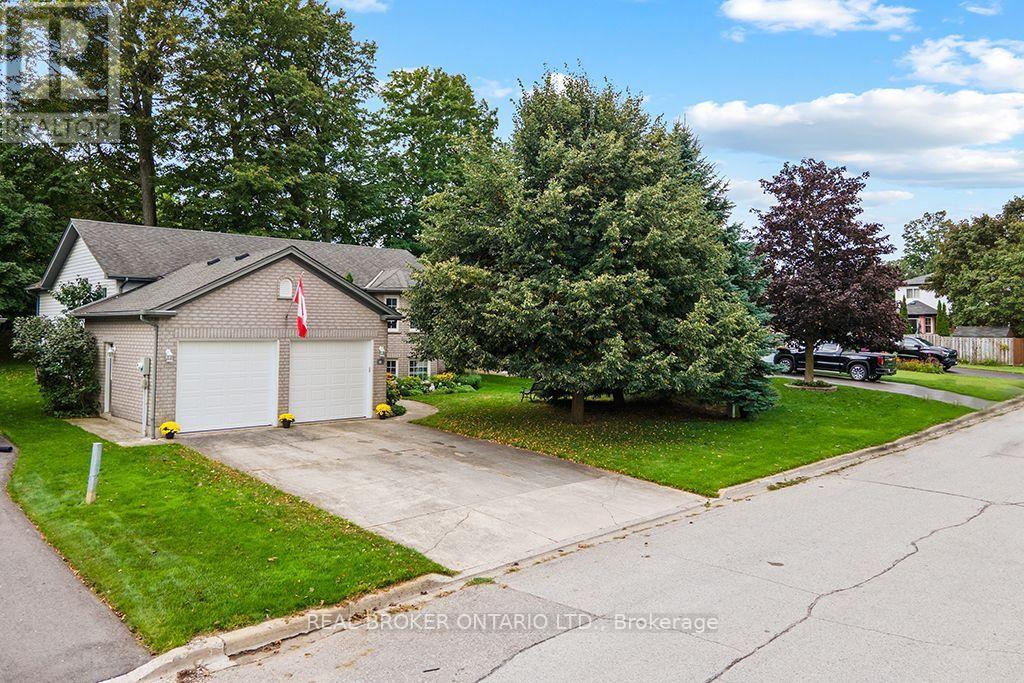 411 OLDE VILLAGE LANE, Shelburne — photo 2