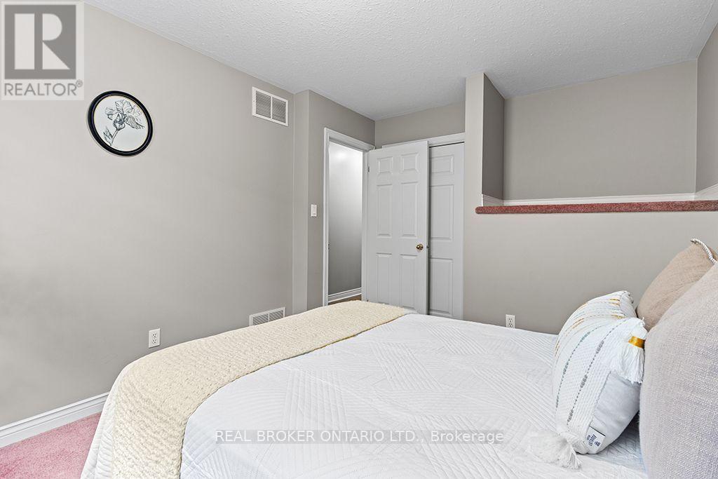 411 OLDE VILLAGE LANE - Image 20