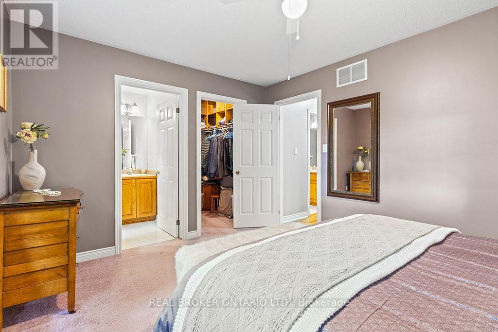 411 OLDE VILLAGE LANE - Image 25