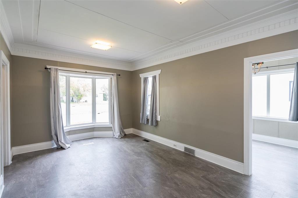 1044 Byng Place, Winnipeg, Manitoba, R3T0Y8, Winnipeg, Manitoba — photo 4 of 5