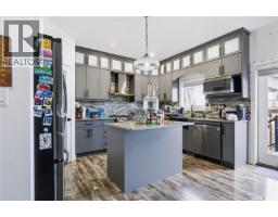 Kitchen - 164 Thakur Street, Saskatoon, SK S7W1C4 Photo 9