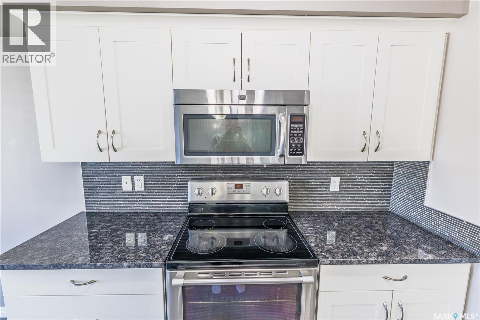 508 940 Bradley STREET, Moose Jaw — photo 8