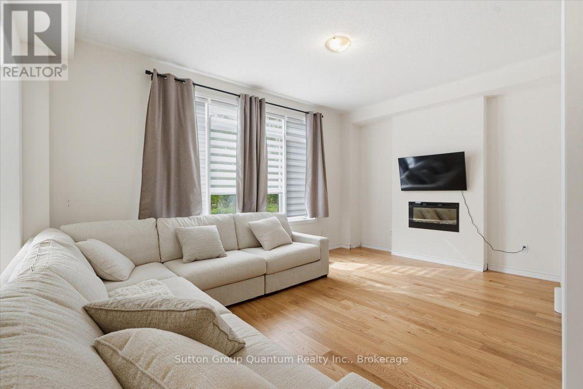 174 ROSANNE CIRCLE - Image 25
