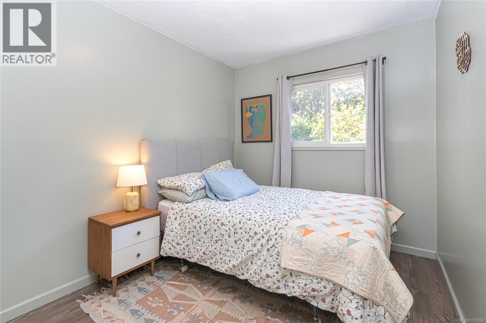 4 869 Swan Street, Saanich