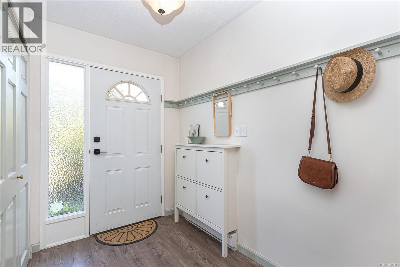 4 869 Swan Street, Saanich