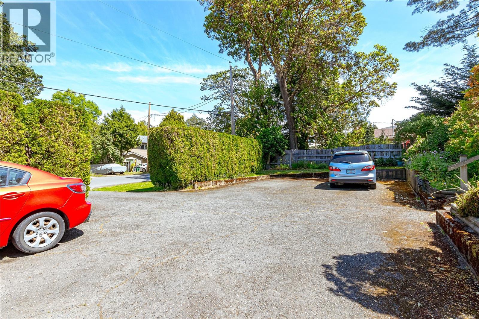 4 869 Swan Street, Saanich