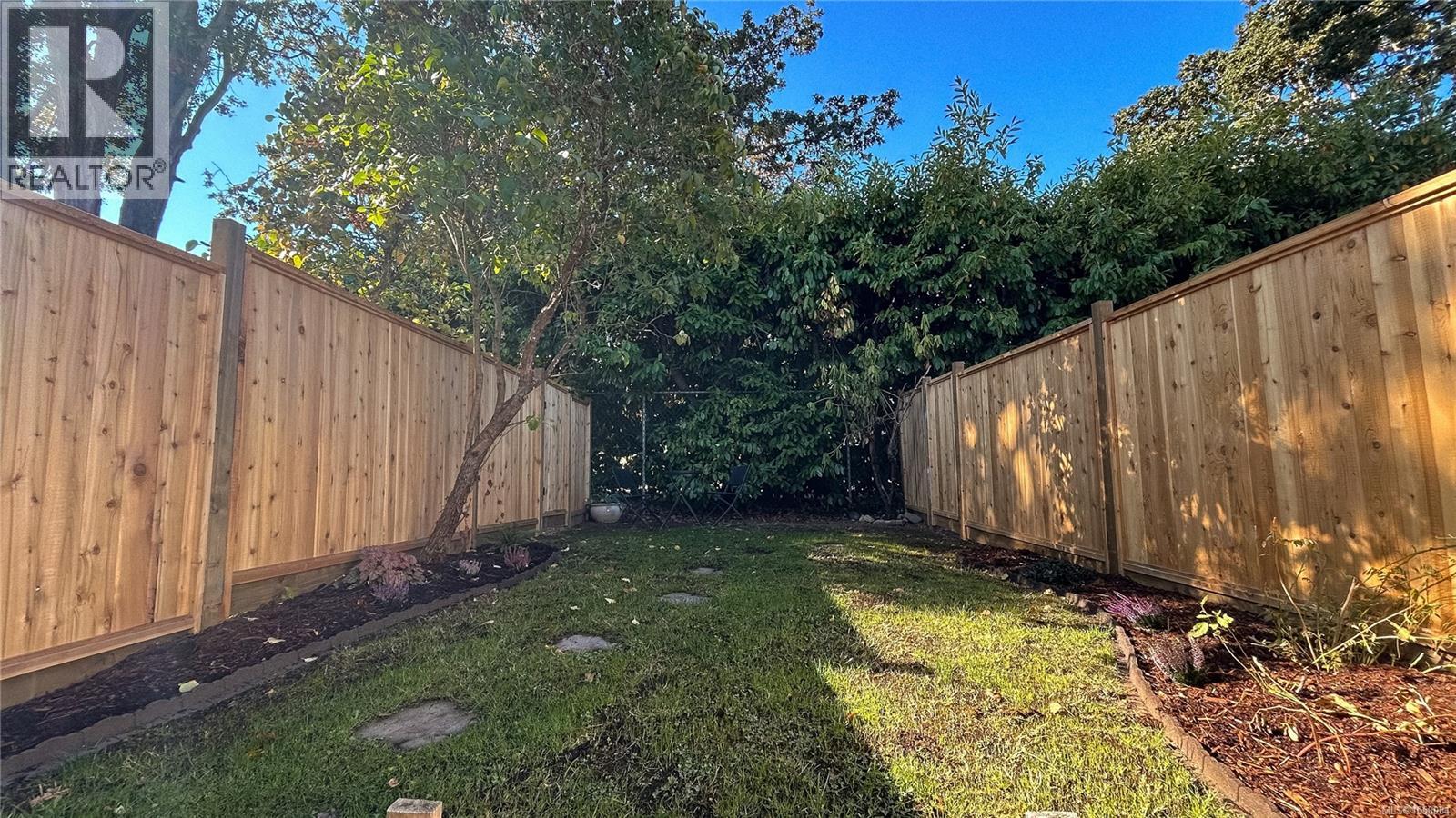 4 869 Swan Street, Saanich