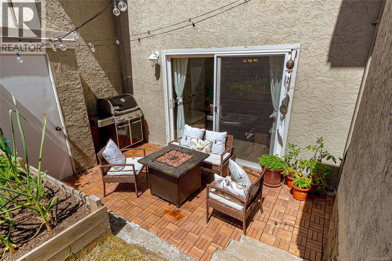 4 869 Swan Street, Saanich