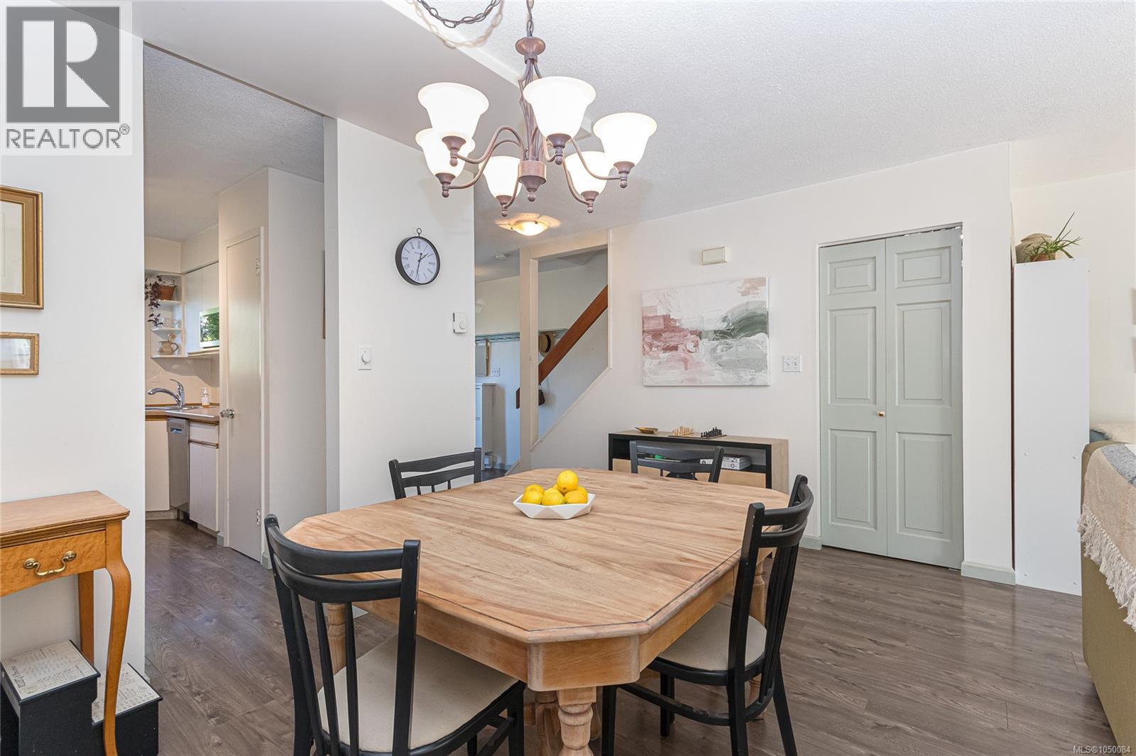 4 869 Swan Street, Saanich