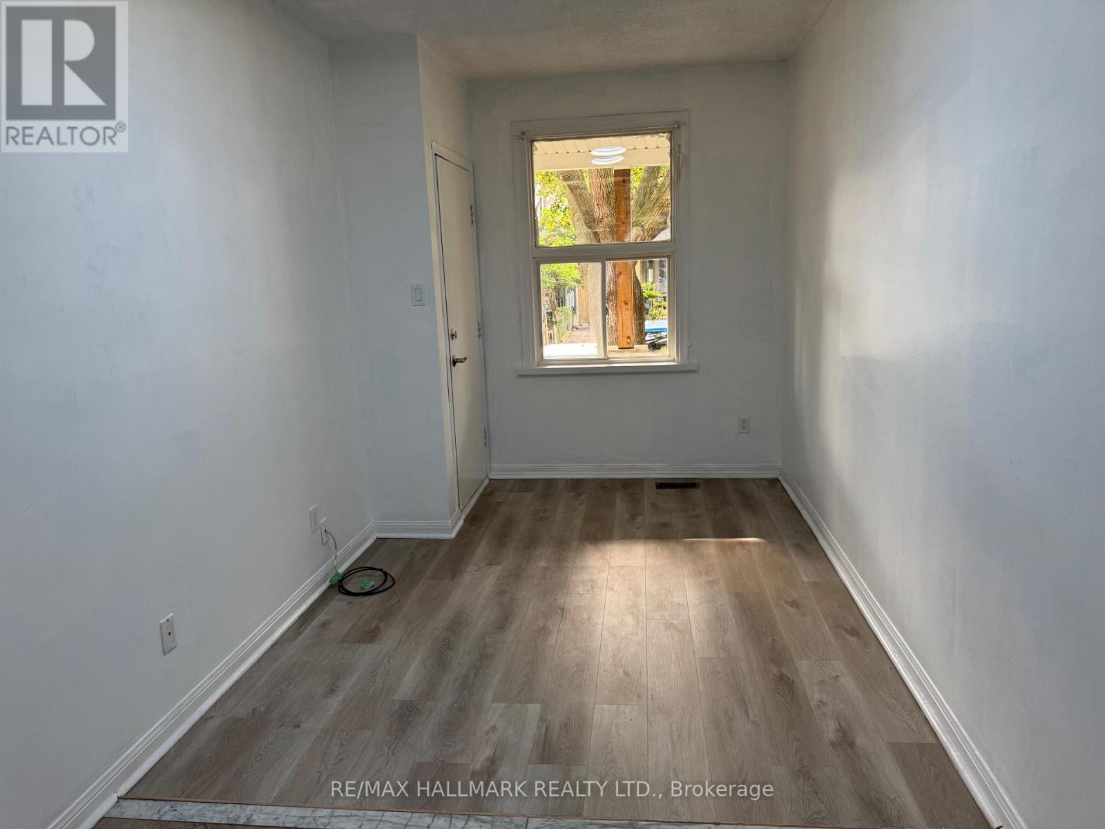 MAIN FLOOR - 57 HIAWATHA ROAD, Toronto (Greenwood-Coxwell) — photo 2