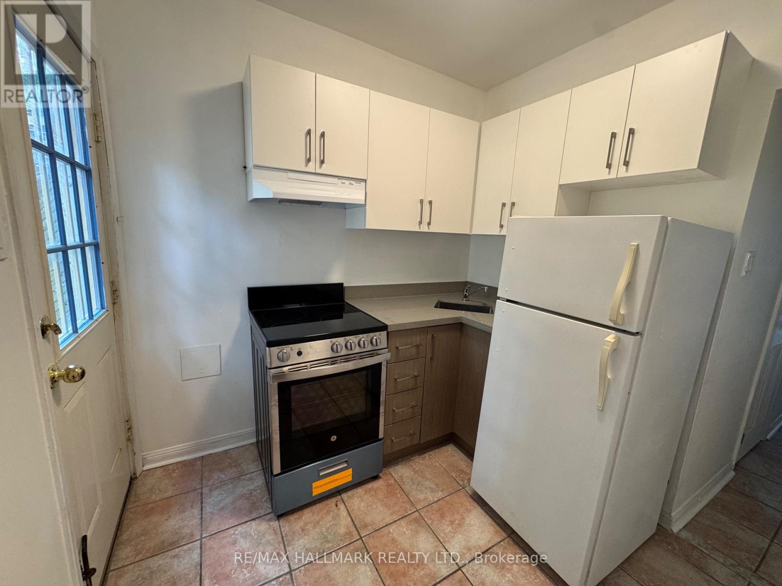 MAIN FLOOR - 57 HIAWATHA ROAD, Toronto (Greenwood-Coxwell) — photo 7