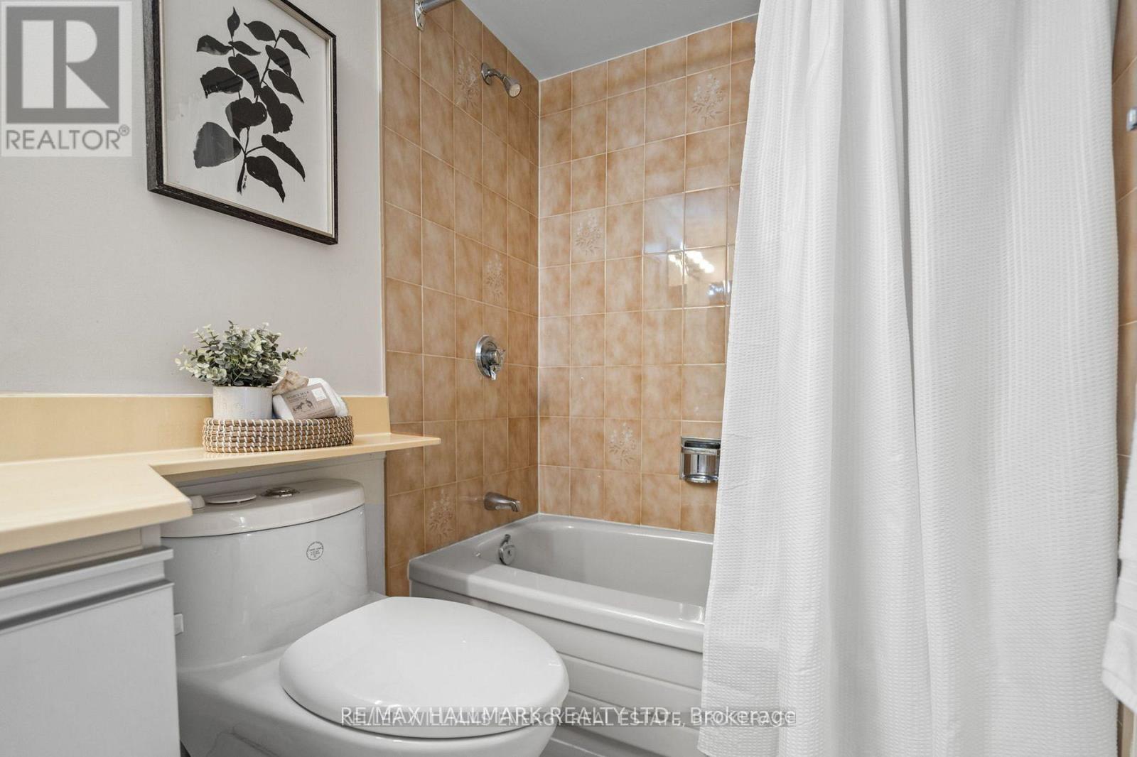 312 - 100 OBSERVATORY LANE, Richmond Hill (Observatory) — photo 2