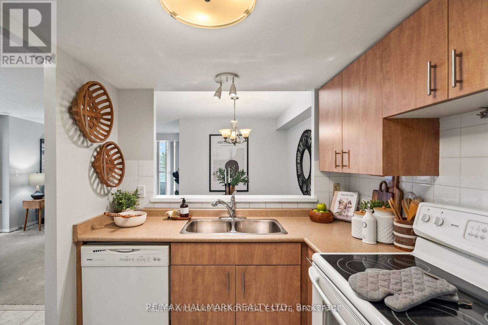 312 - 100 OBSERVATORY LANE, Richmond Hill (Observatory) — photo 7
