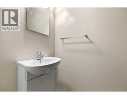 31 Brae Glen Court Sw, Calgary, AB T2W1B6 Photo 11