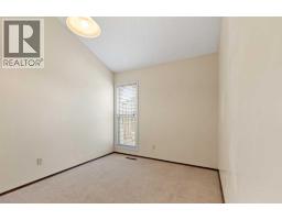 31 Brae Glen Court Sw, Calgary, AB T2W1B6 Photo 26