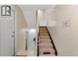 4pc Bathroom - 31 Brae Glen Court Sw, Calgary, AB T2W1B6 Photo 7