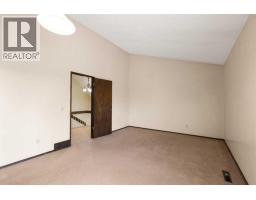 31 Brae Glen Court Sw, Calgary, AB T2W1B6 Photo 32
